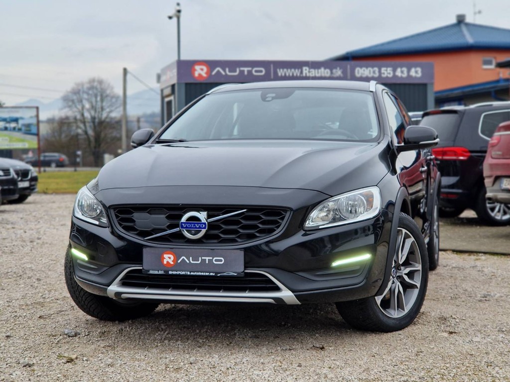 Volvo V60 Cross Country D3 Momentum A8